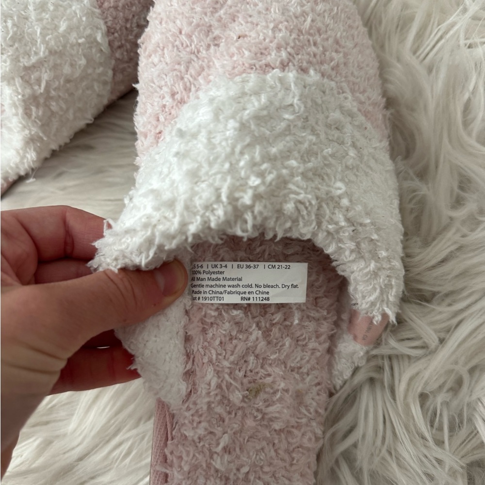 Barefoot Dreams CozyChic® Women's Malibu Slipper Pink & White - Picture 5 of 6
